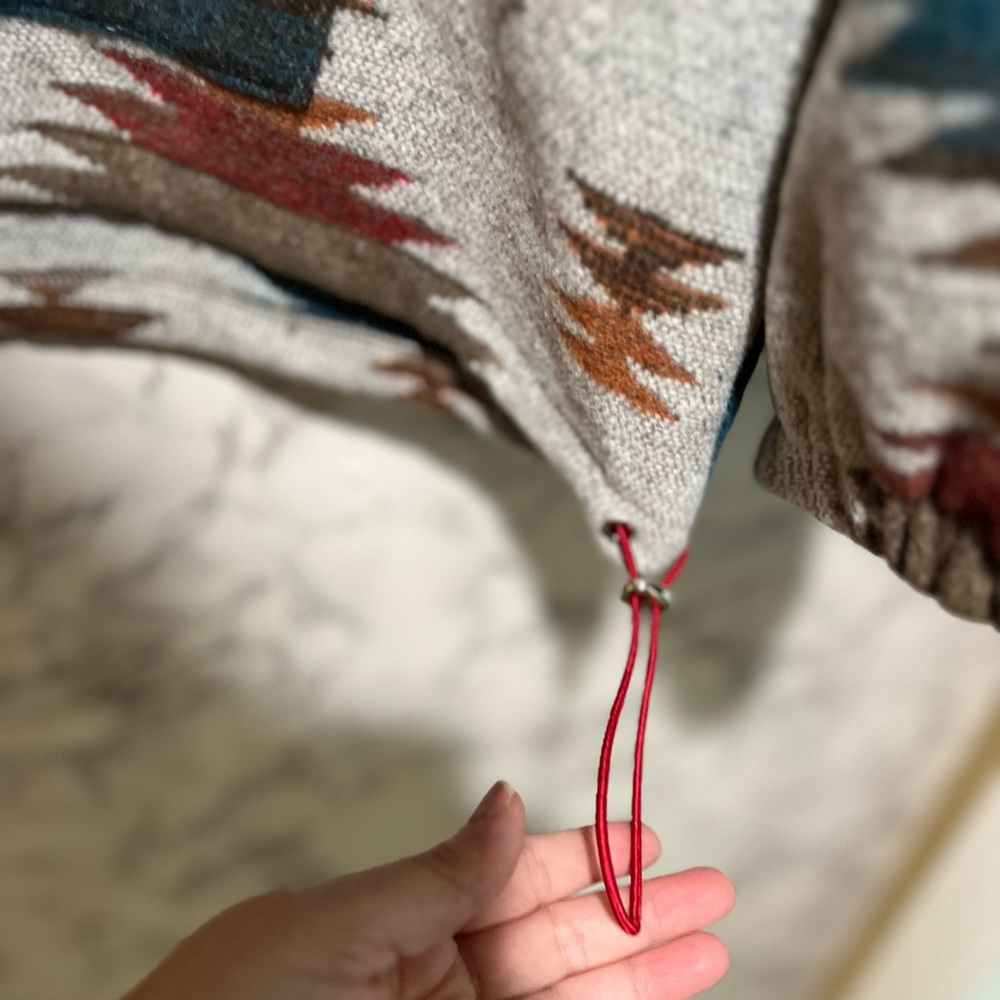 Aztec Patterned Hooded Sweater - Picture 8 of 11